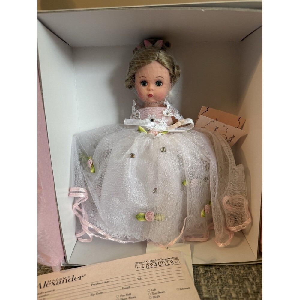 Vintage 2001 Madame Alexander Beautiful 8in Doll 28895 Royal Bouquet New in Box